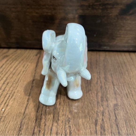 Elephant Trunk Up For Good Luck Vintage Ceramic White Iridescent Figurine - Picture 7 of 9